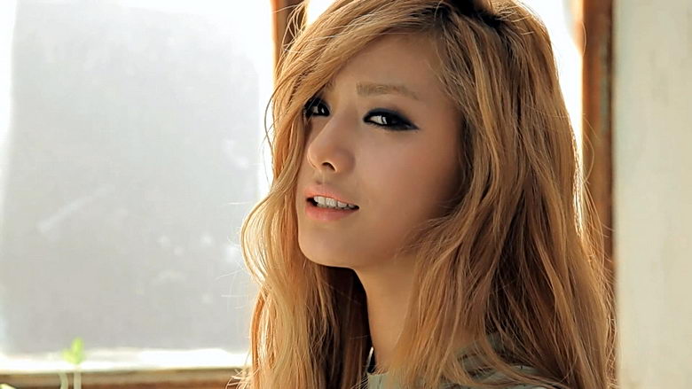 nana-most-beautiful-face-2014