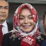 lindsay lohan wearing hijab